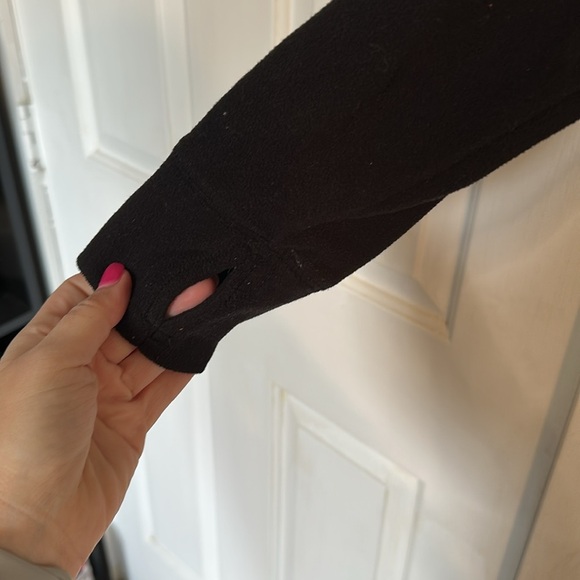 Old Navy Women’s Black fleece quarter zip size large - Picture 3 of 3